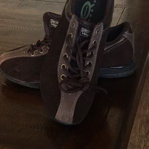 Denver Hayes athletic shoes new